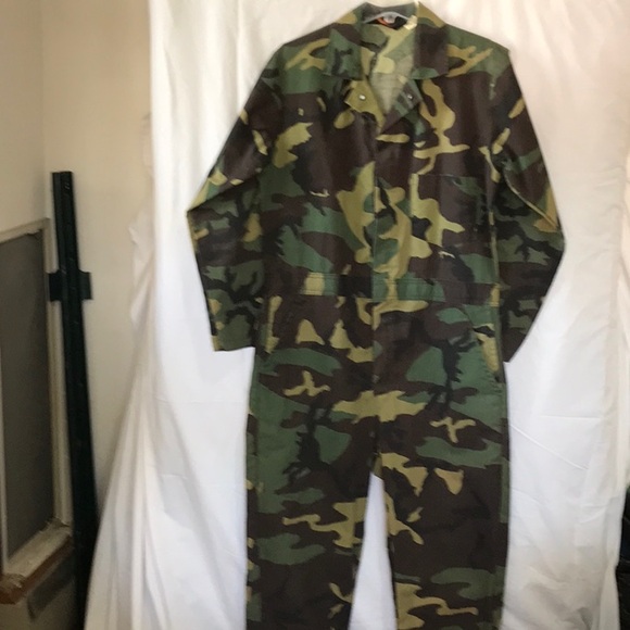 VINTAGE REDHEAD Hunting Camouflage Coveralls Unlined Size Med regular pre owned - Picture 1 of 12